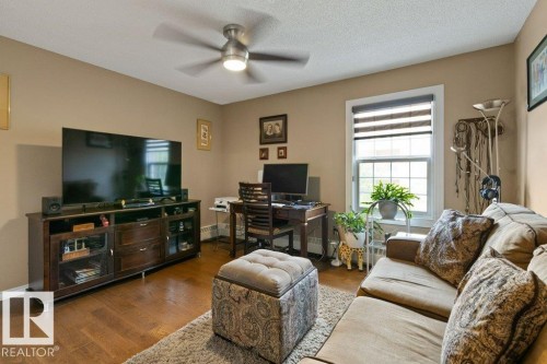 #307 3 Perron St, St. Albert, AB - Indoor Photo Showing Living Room