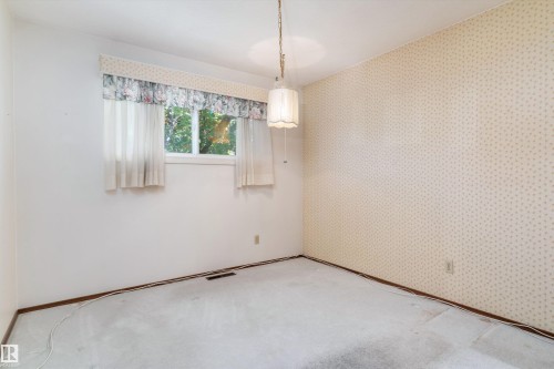 9807 165 Street Nw, Edmonton, AB 