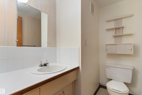 9807 165 Street Nw, Edmonton, AB 