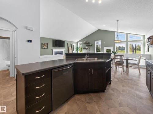 21315 58 Avenue Nw, Edmonton, AB 