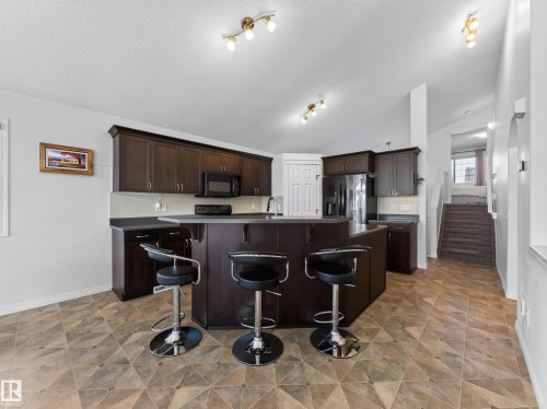 21315 58 Avenue Nw, Edmonton, AB 