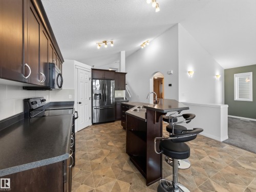 21315 58 Avenue Nw, Edmonton, AB 