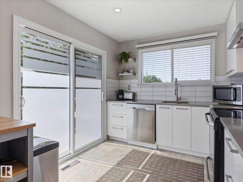 7411 141 Avenue Nw, Edmonton, AB 