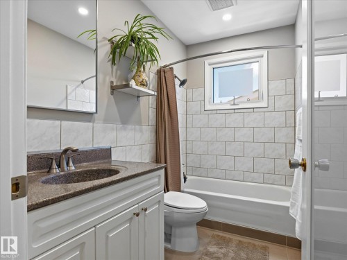 7411 141 Avenue Nw, Edmonton, AB 