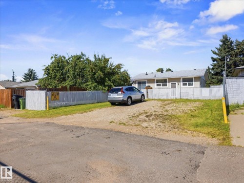 7411 141 Avenue Nw, Edmonton, AB 