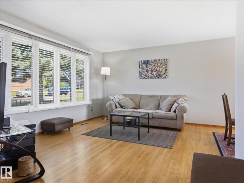 7411 141 Avenue Nw, Edmonton, AB 
