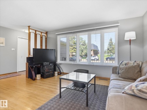 7411 141 Avenue Nw, Edmonton, AB 