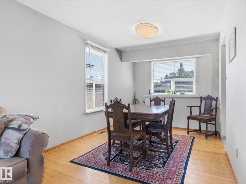 7411 141 Avenue Nw, Edmonton, AB 