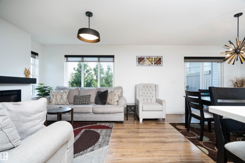9104 Pear Drive Sw, Edmonton, AB 