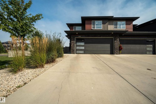 9104 Pear Drive Sw, Edmonton, AB 