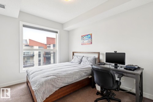 #421 10523 123 St Nw, Edmonton, AB - Indoor Photo Showing Bedroom