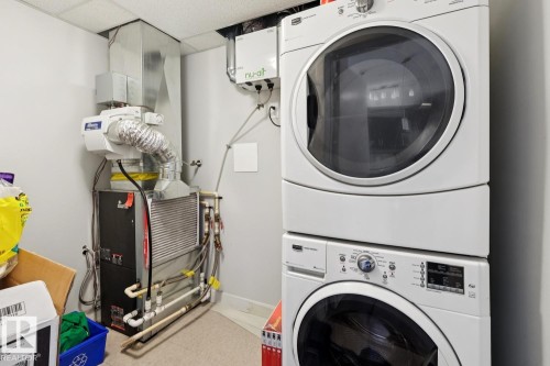 #421 10523 123 St Nw, Edmonton, AB - Indoor Photo Showing Laundry Room