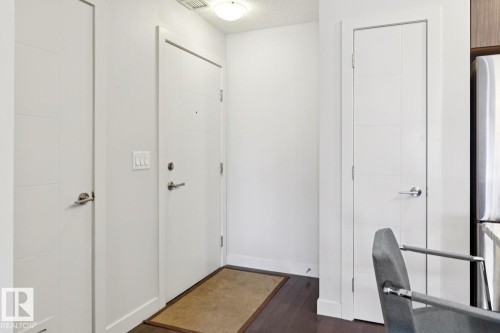 #421 10523 123 St Nw, Edmonton, AB - Indoor Photo Showing Other Room