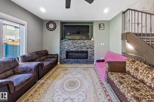 3711 Hummingbird Way Nw, Edmonton, AB 