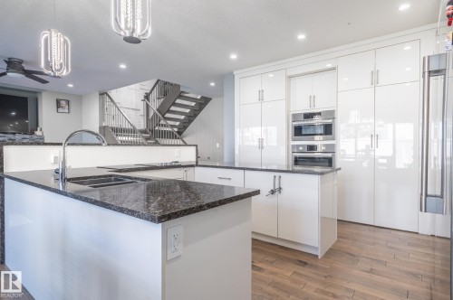 3711 Hummingbird Way Nw, Edmonton, AB 