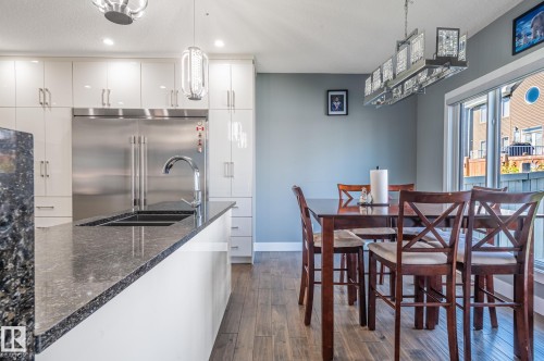 3711 Hummingbird Way Nw, Edmonton, AB 