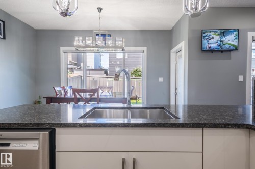 3711 Hummingbird Way Nw, Edmonton, AB 