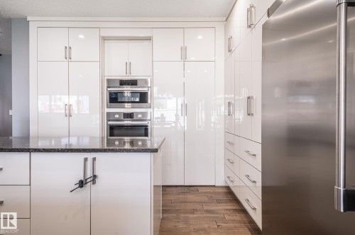 3711 Hummingbird Way Nw, Edmonton, AB 