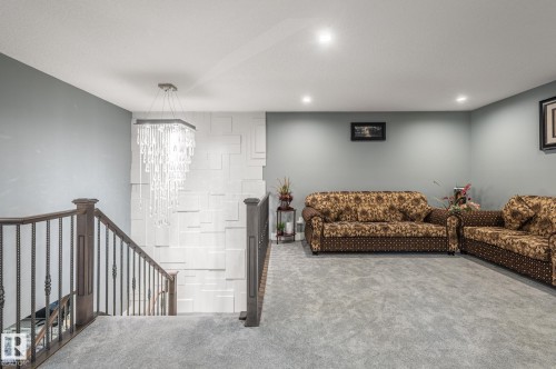 3711 Hummingbird Way Nw, Edmonton, AB 