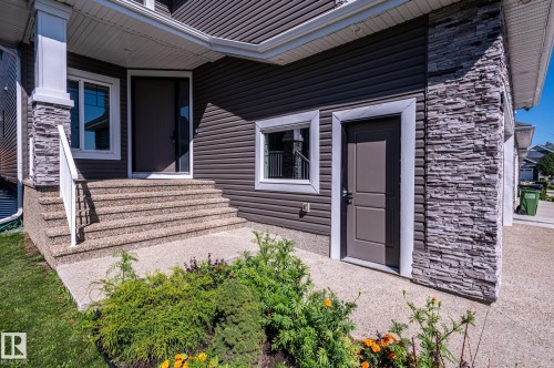 3711 Hummingbird Way Nw, Edmonton, AB 