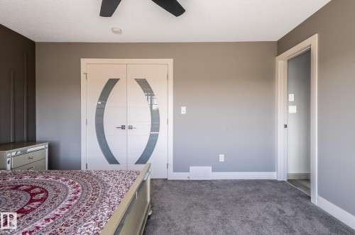 3711 Hummingbird Way Nw, Edmonton, AB 