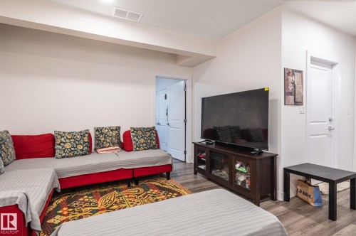 3711 Hummingbird Way Nw, Edmonton, AB 