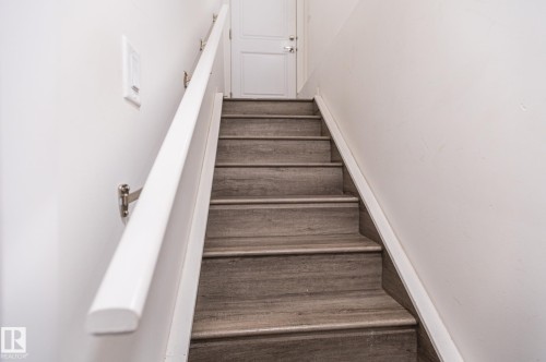 3711 Hummingbird Way Nw, Edmonton, AB 