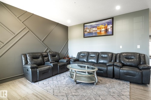 3711 Hummingbird Way Nw, Edmonton, AB 