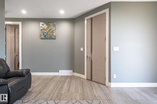 3711 Hummingbird Way Nw, Edmonton, AB 