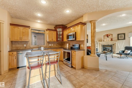 8715 160A Avenue Nw, Edmonton, AB - Indoor Photo Showing Kitchen