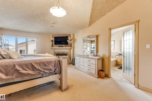 8715 160A Avenue Nw, Edmonton, AB - Indoor Photo Showing Bedroom
