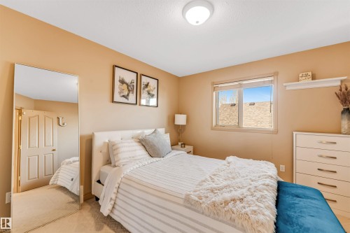 8715 160A Avenue Nw, Edmonton, AB - Indoor Photo Showing Bedroom