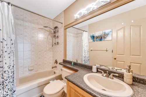 8715 160A Avenue Nw, Edmonton, AB - Indoor Photo Showing Bathroom
