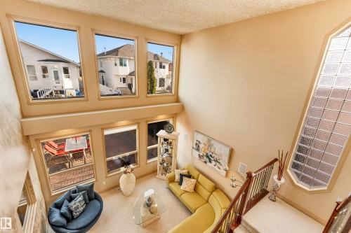 8715 160A Avenue Nw, Edmonton, AB - Indoor Photo Showing Other Room