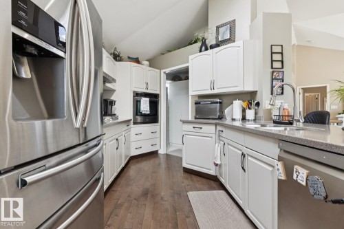 #8 11809 9B Av Nw, Edmonton, AB 