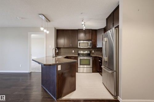 #208 2204 44 Av Nw, Edmonton, AB 