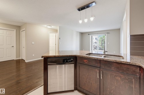 #208 2204 44 Av Nw, Edmonton, AB 