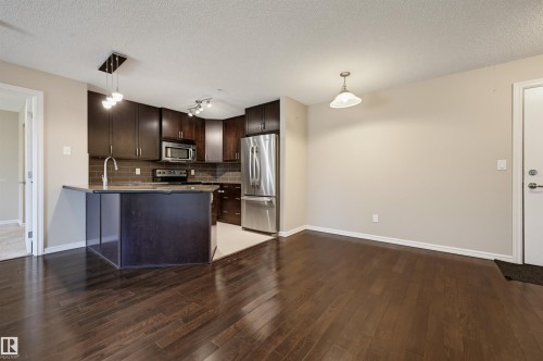 #208 2204 44 Av Nw, Edmonton, AB 
