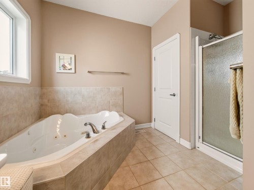 40 Meadowview Point(E), Sherwood Park, AB 