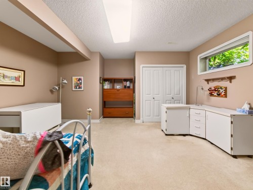 Used for craft/sewing room - 40 Meadowview Point(E), Sherwood Park, AB 