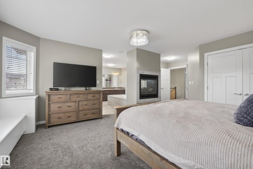 2110 53 Street Sw, Edmonton, AB - Indoor Photo Showing Bedroom