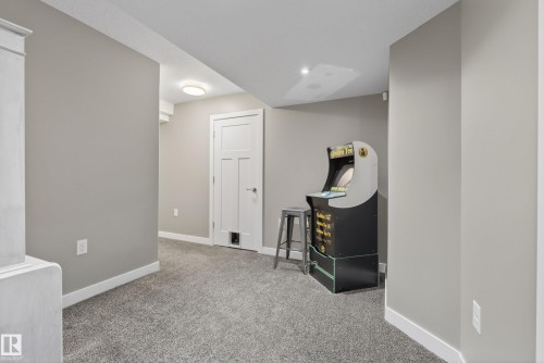 2110 53 Street Sw, Edmonton, AB - Indoor