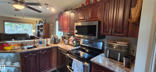 11922 46 Street Nw, Edmonton, AB 