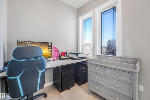 22123 95 Avenue Nw, Edmonton, AB 