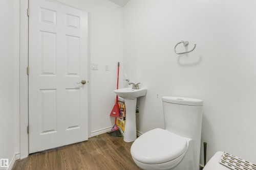 22123 95 Avenue Nw, Edmonton, AB 
