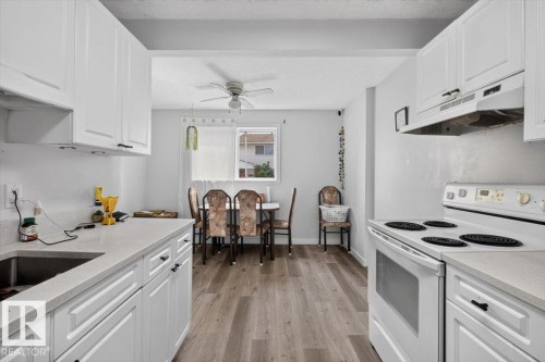 1096 Millbourne Road Nw, Edmonton, AB - Indoor Photo Showing Kitchen