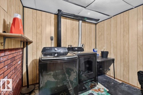 1096 Millbourne Road Nw, Edmonton, AB - Indoor Photo Showing Laundry Room