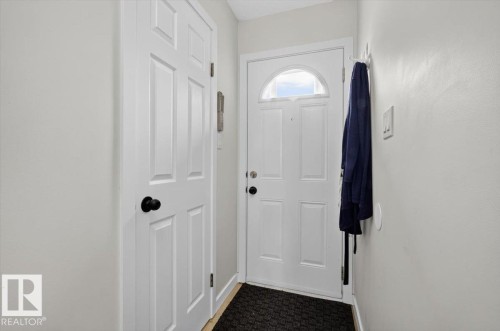 1096 Millbourne Road Nw, Edmonton, AB - Indoor Photo Showing Other Room