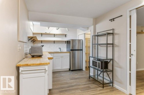 16715 98 Street Nw, Edmonton, AB 