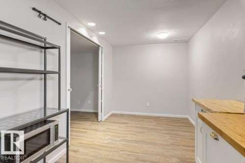 16715 98 Street Nw, Edmonton, AB 
